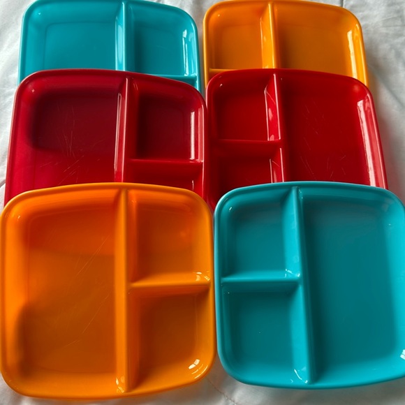 Other - Set of 6 divided plastic plates, great for all kids geriatrics adults picnics
